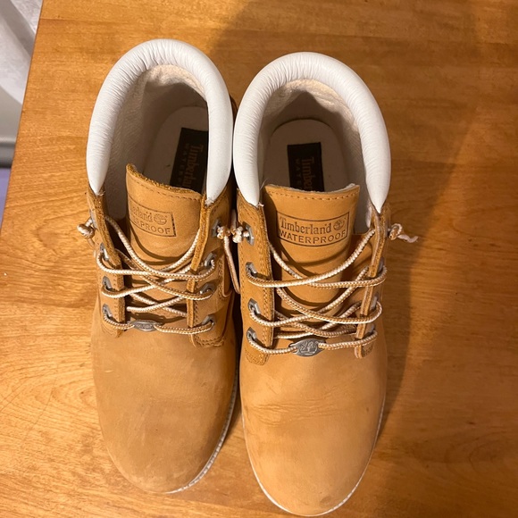 Timberlands 9.5 boots - Picture 3 of 6